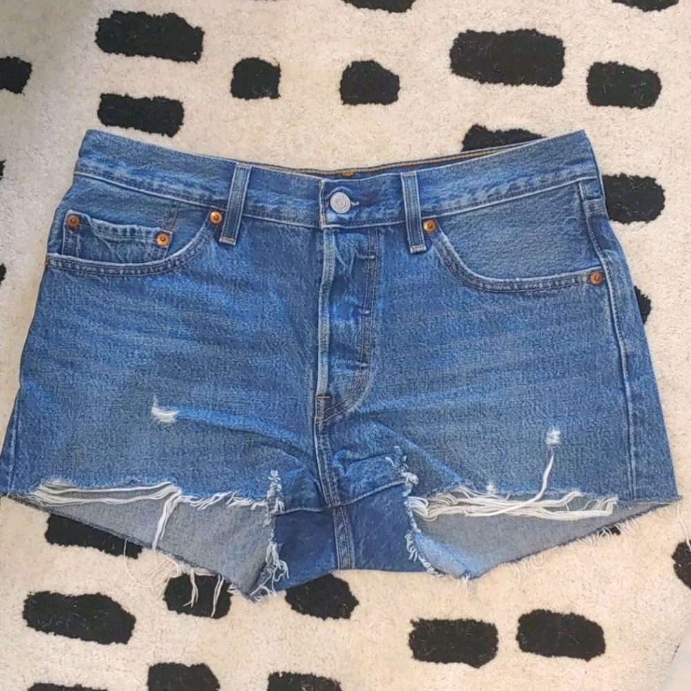 New! Levi's Jeans Shorts size 28